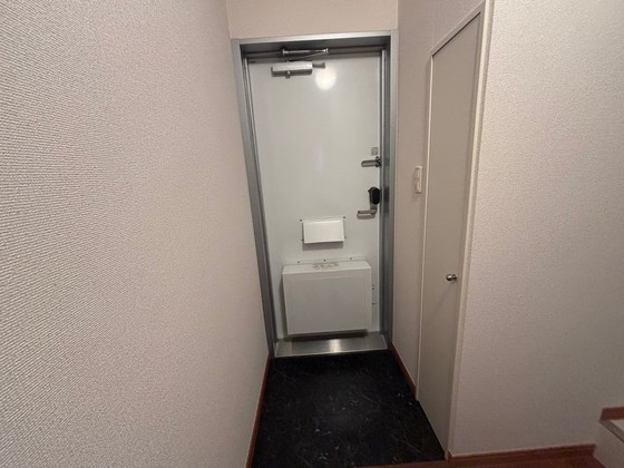 玄関　※別部屋の写真です