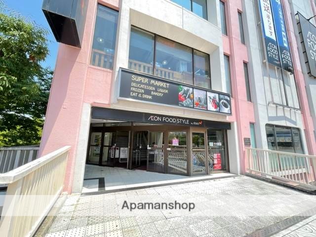 コンビニ　セブンイレブン（コンビニ）まで327m