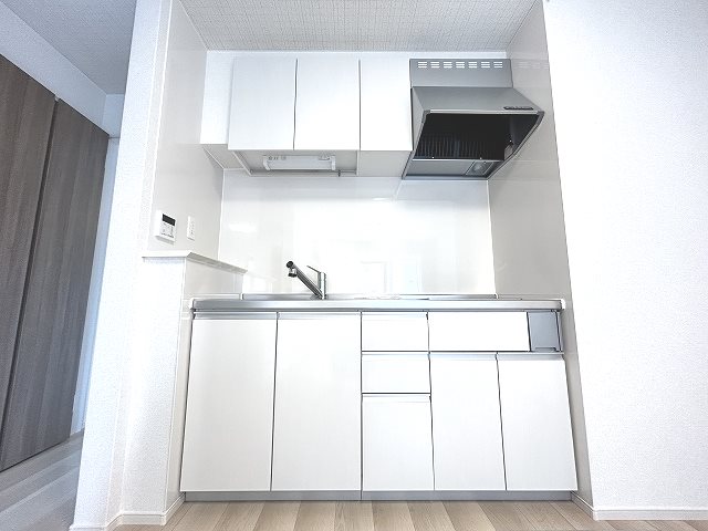 キッチン　※写真は101号室のものです。（参考）