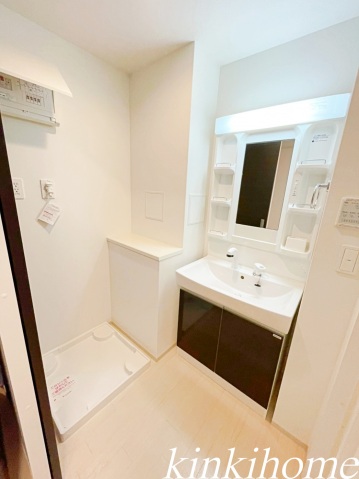 洗面設備　写真は別のお部屋です。