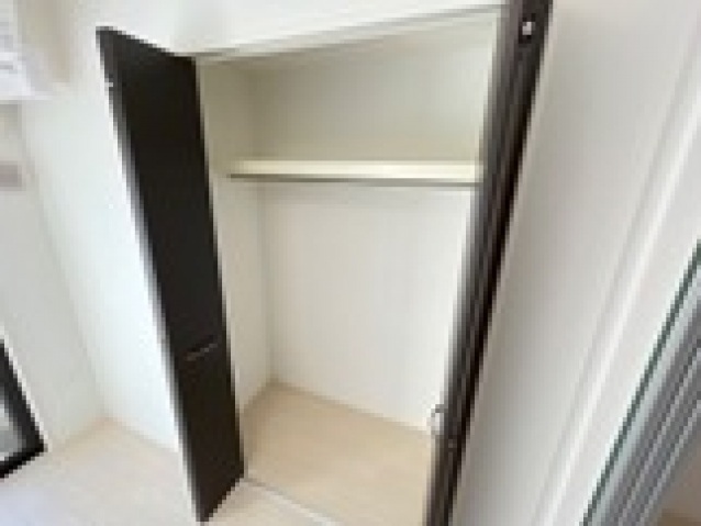 収納　写真は別のお部屋です。