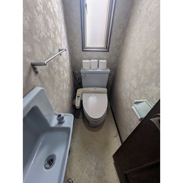 相模原市中央区由野台1丁目住宅のトイレ写真