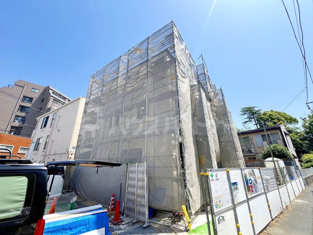 建物外観　駐車場