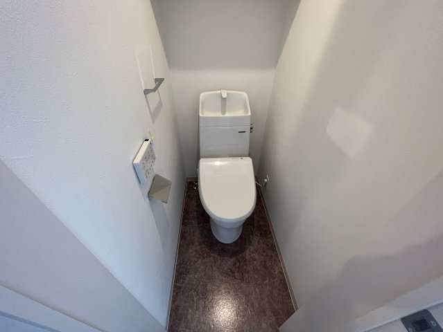 トイレ　綺麗なトイレにはウォシュレット標準装備です。