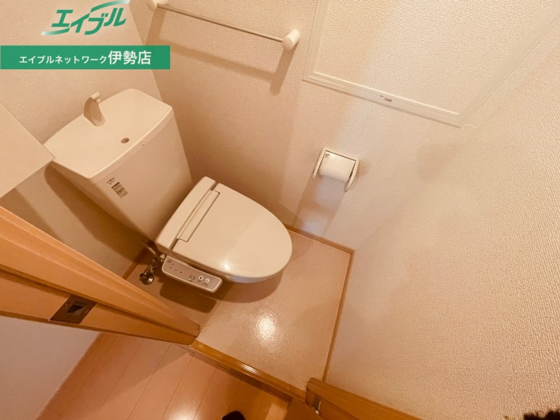 トイレ　同タイプ部屋写真です。