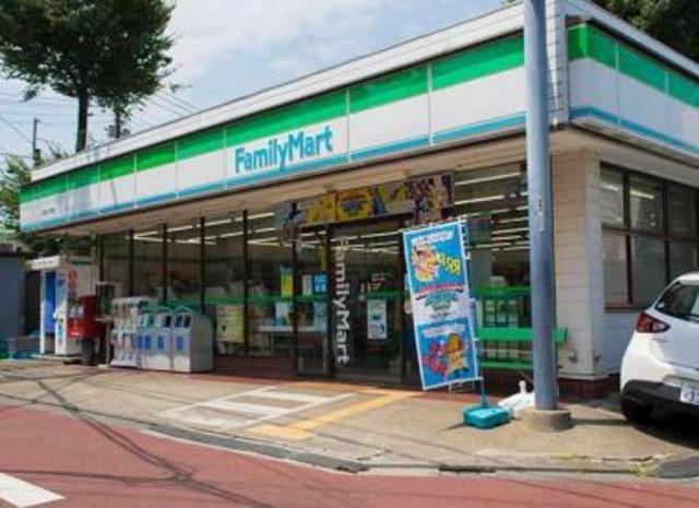 コンビニ　ファミリーマート丸萬上井草店（コンビニ）まで494m