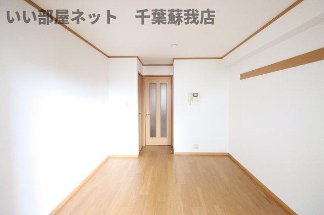 居室・リビング　こちらのリビングで趣味の時間をお楽しみください