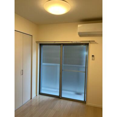 居室・リビング　別部屋参考写真です