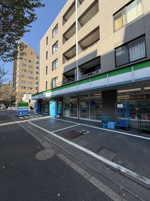 コンビニ　ファミリーマート野方一丁目店（コンビニ）まで185m