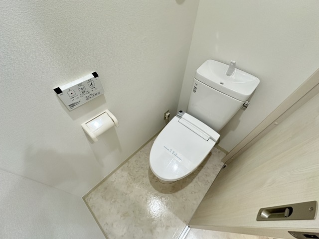 トイレ　別部屋参考写真です