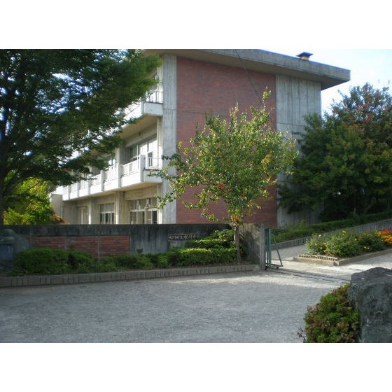 中学校　松川町立松川中学校（中学校）まで1807m