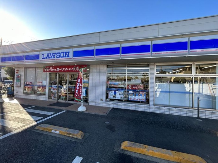 コンビニ　ローソン和泉本町3丁目店（コンビニ）まで156m