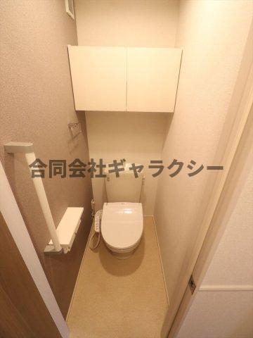 トイレ　温水洗浄便座