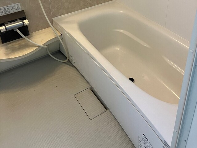 バス・シャワールーム　追い焚き給湯機能付き浴室