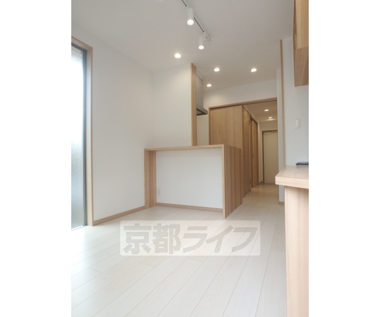 居室・リビング　北大路駅や賀茂川にも近い女性専用マンションです。