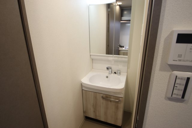 洗面設備　※他部屋の参考写真のため、現状優先です。