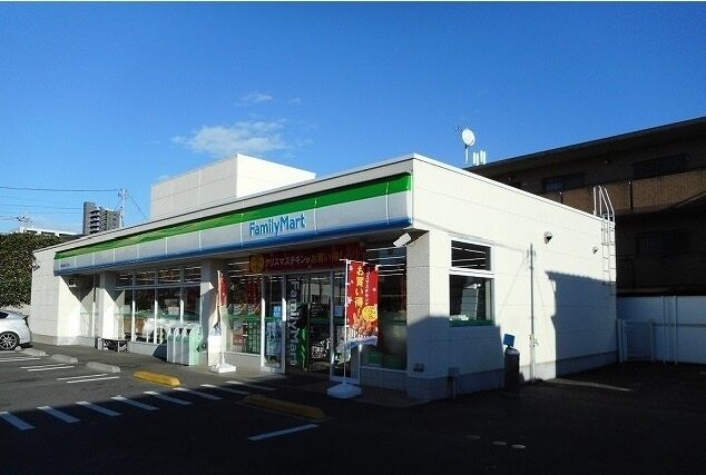 その他　ファミリーマート（その他）まで300m