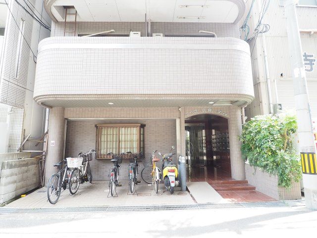 建物外観　外観は落ち着いています