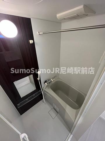バス・シャワールーム　コンパクトで使いやすいお風呂です