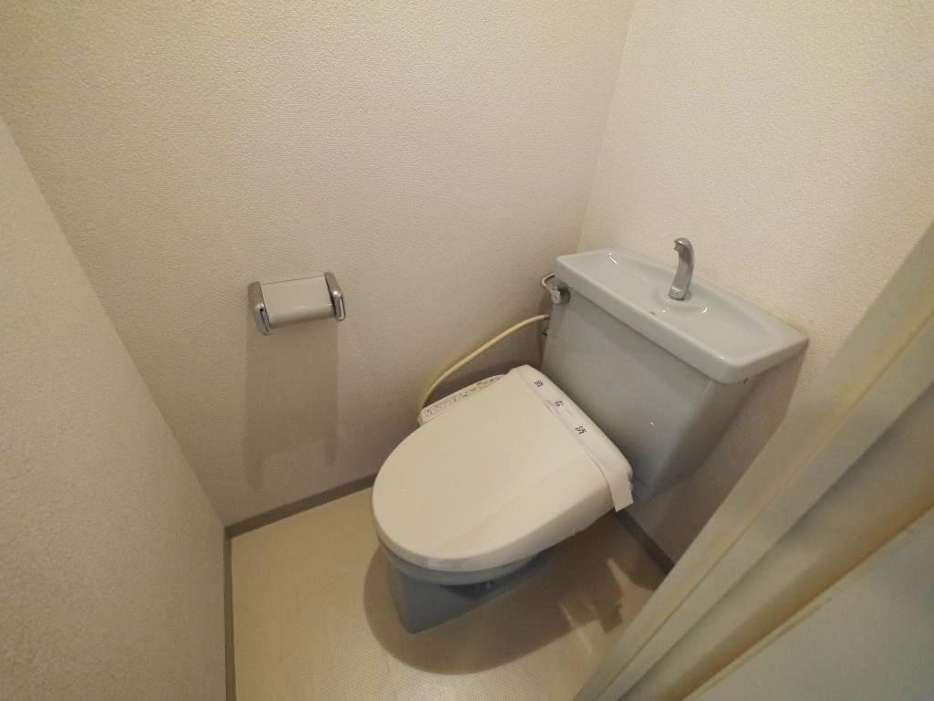 バーシティハウス柏木のトイレ写真