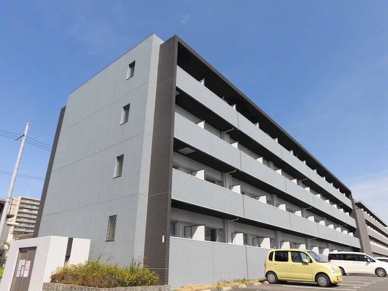 建物外観　JR南草津駅西口から徒歩6分