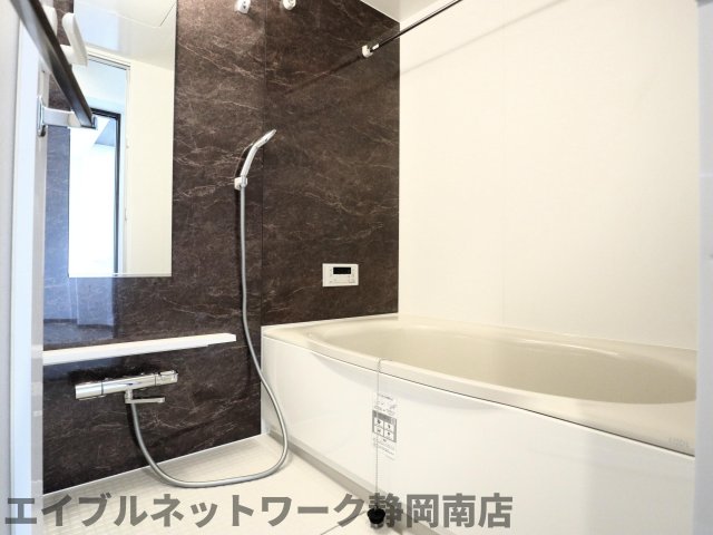 バス・シャワールーム　お風呂です