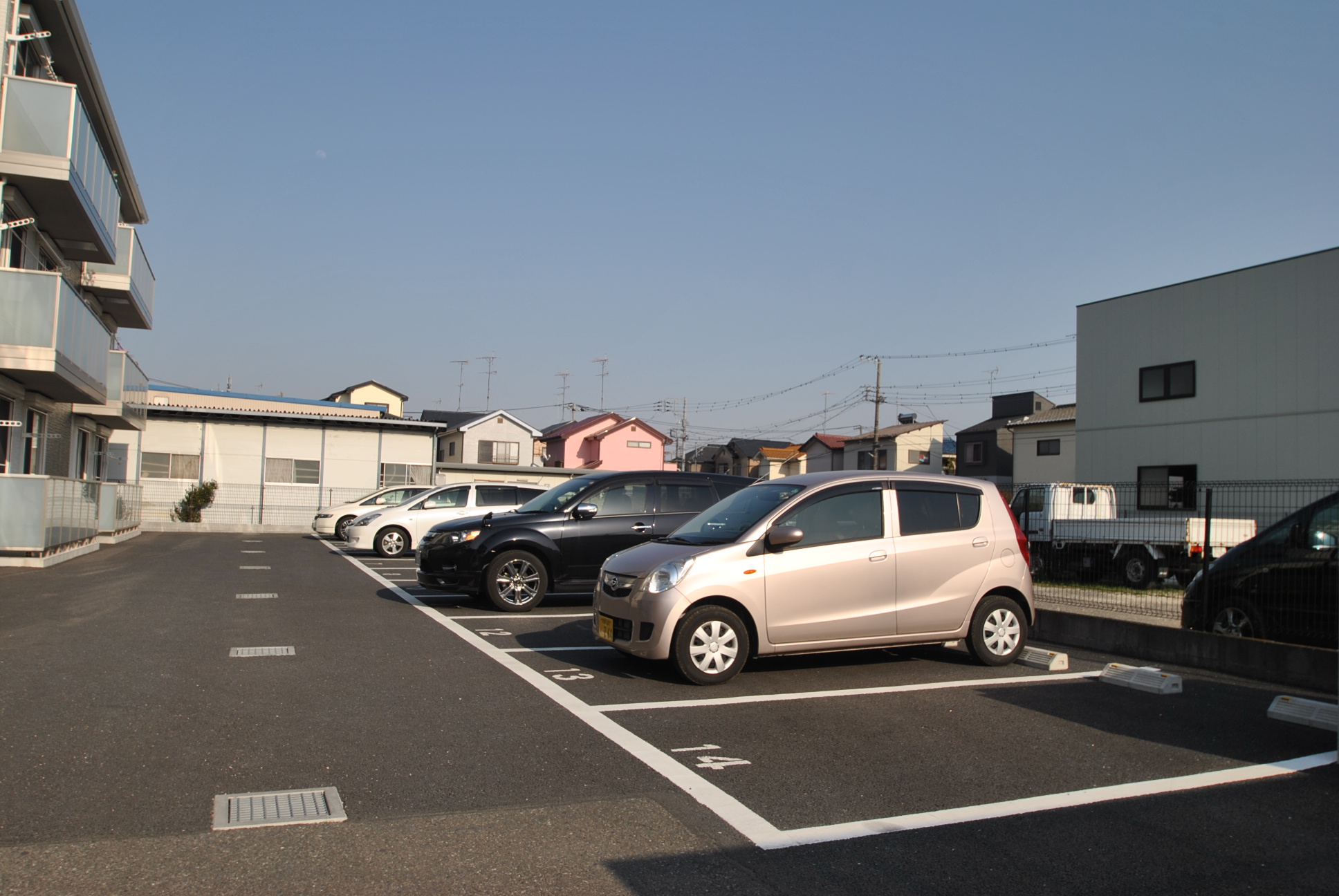 【ZEXA横山台IIの駐車場】