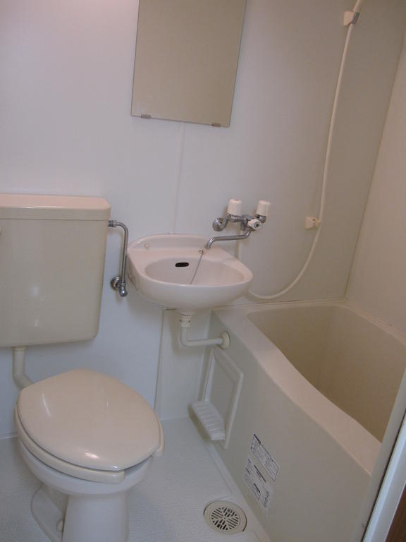 都営三田線 千石駅 徒歩4分 2階建 築20年のトイレ写真