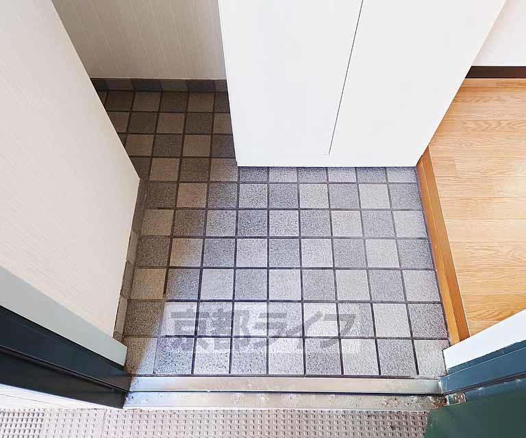 玄関　ゆとりのある玄関口です。