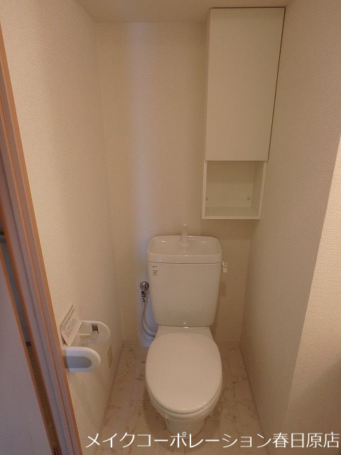 トイレ　写真は同型タイプ