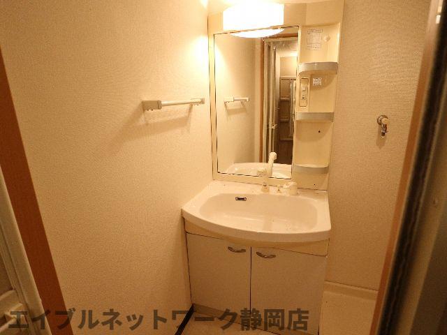 【静岡市駿河区丸子のマンションの洗面設備】