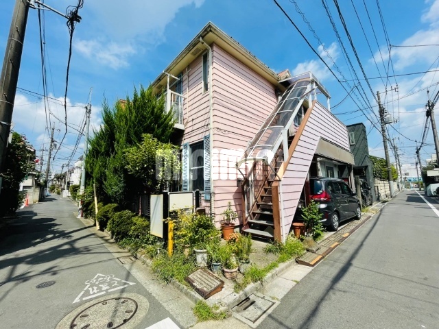 建物外観　二路線使える好立地です