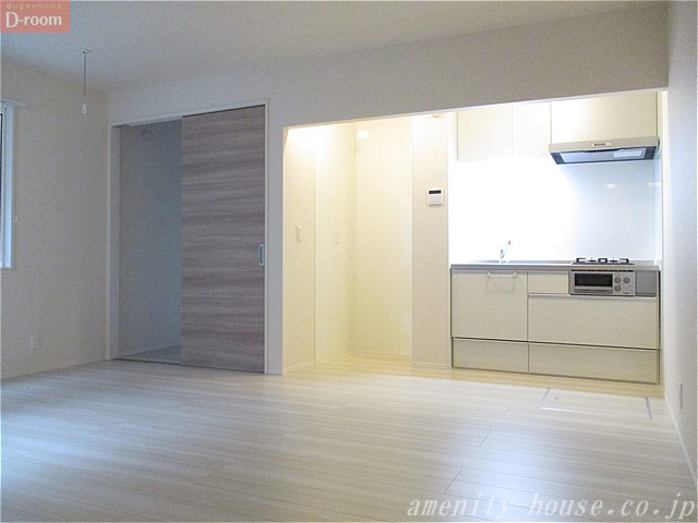 居室・リビング　●室内は人気のフローリング仕様♪（エアコン完備）