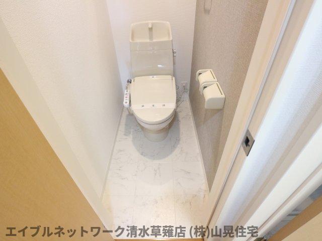 【静岡市清水区長崎のアパートのトイレ】