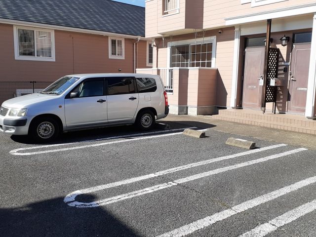 【日立市折笠町のアパートの駐車場】