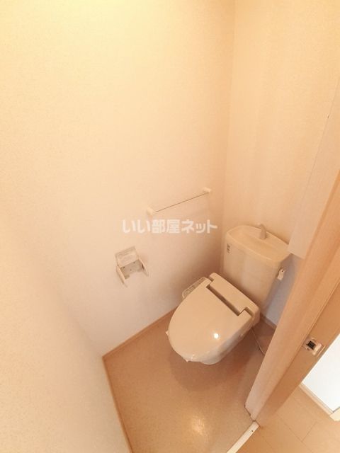 【西条市三津屋東のアパートのトイレ】