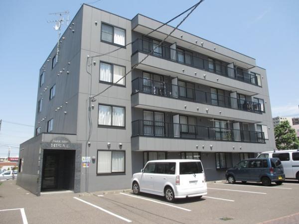 【札幌市厚別区厚別中央二条のマンションの建物外観】