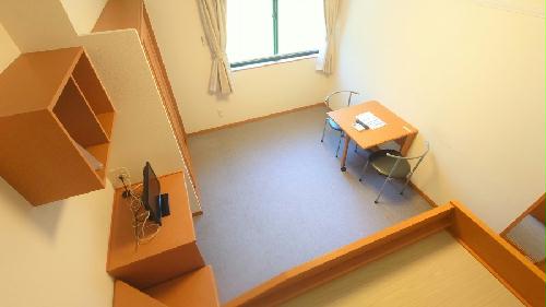 レオパレスFUJITAYAの居間写真
