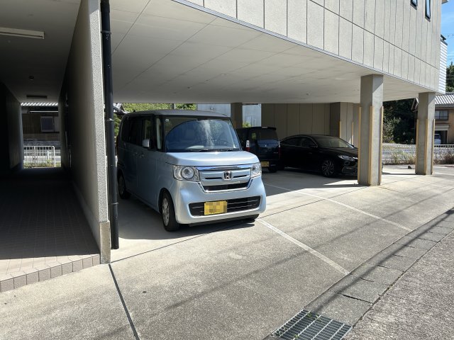 【ハイツゆずの駐車場】