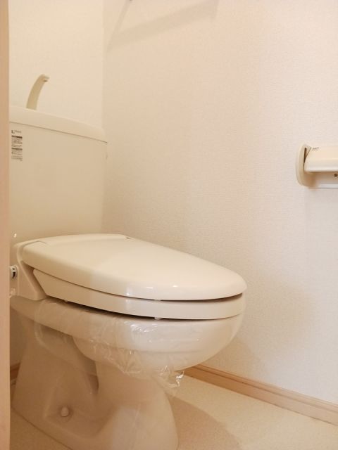 【豊川市御津町西方のアパートのトイレ】