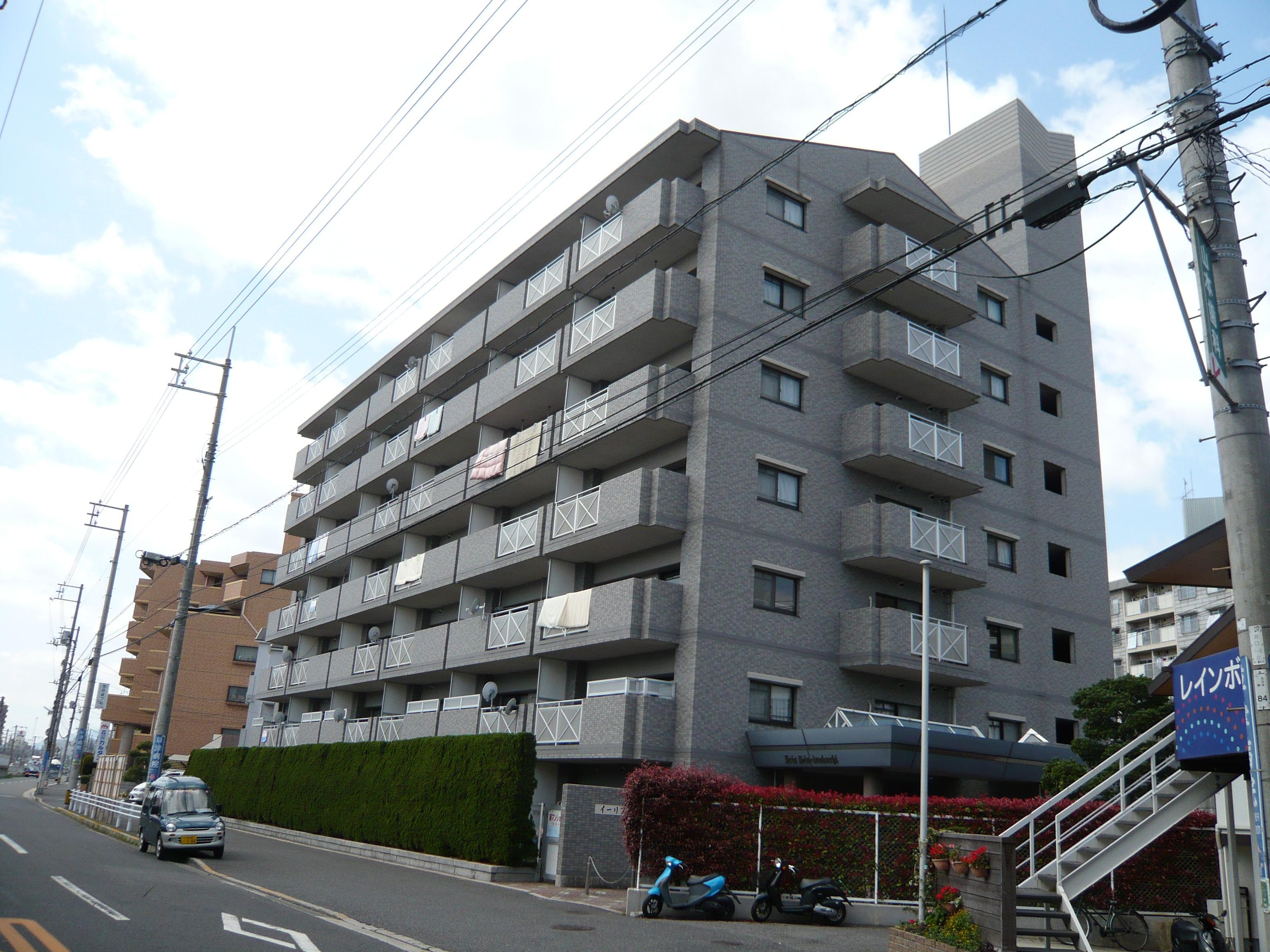 広島市西区井口のマンションの建物外観