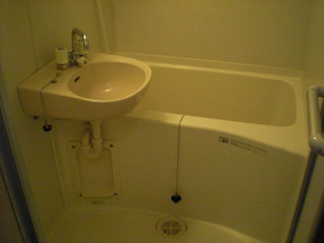 バス・シャワールーム　バス・トイレ別です。