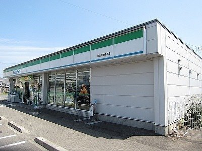 【板野郡北島町中村のアパートのコンビニ】