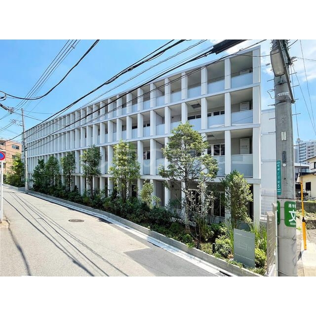 【世田谷区若林のマンションの建物外観】