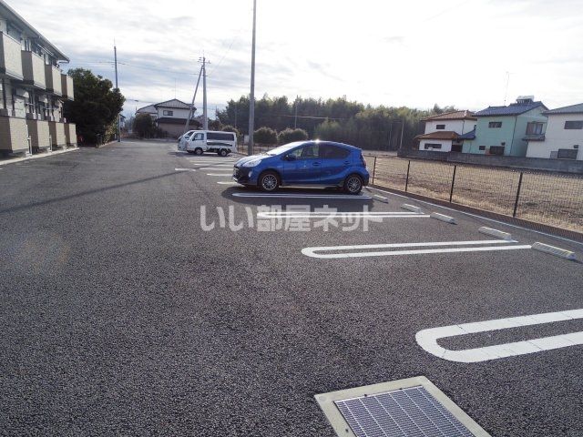 【古河市関戸のアパートの駐車場】