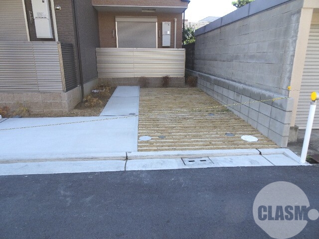駐車場　敷地内駐車場