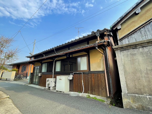 建物外観　昔懐かしい古風な外観です。