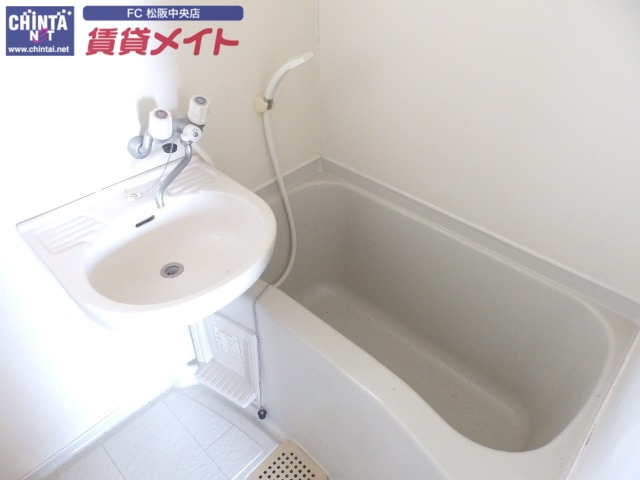 バス・シャワールーム　同物件別部屋のお写真です