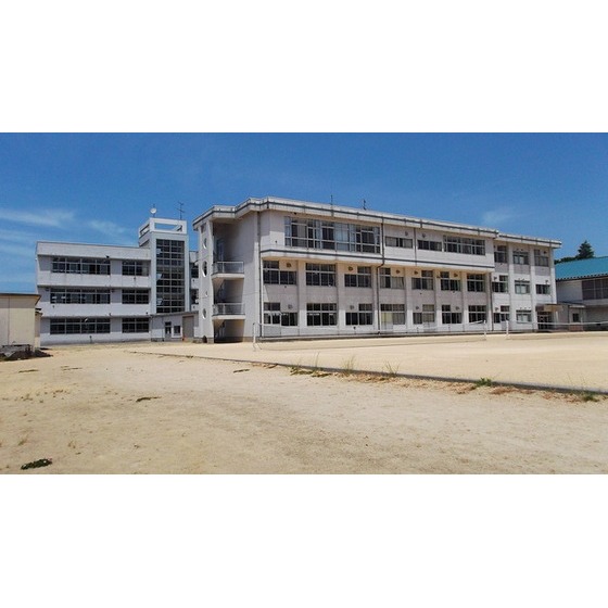 中学校　岩瀬中学校（中学校）まで280m