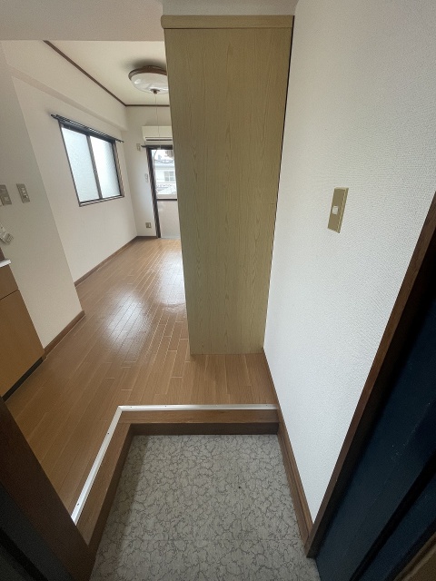 玄関　※同建物・別号室の写真です